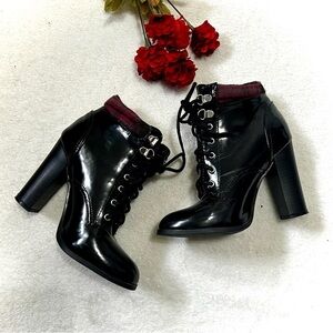 Qupid Black Vinyl Plaid Heeled Combat Booties - Size 6